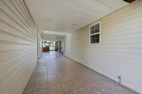 Entry Way - 505 Lakeside Dr, Seffner, FL 33584 photo 6 of 6