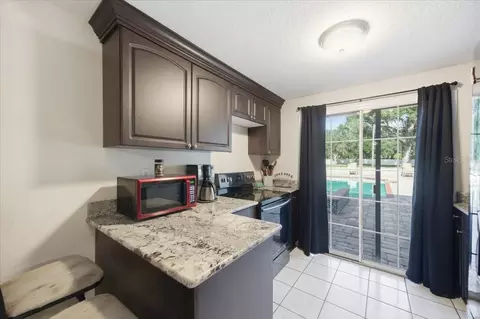 Kitchen - 505 Lakeside Dr, Seffner, FL 33584 photo 19 of 20