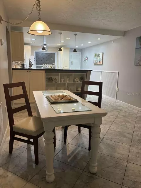 Dining - 12760 Indian Rocks Rd #1049, Largo, FL 33774 photo 1 of 1