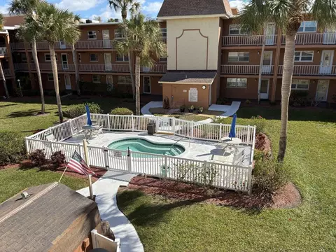 Exterior - 12760 Indian Rocks Rd #1049, Largo, FL 33774 photo 8 of 10