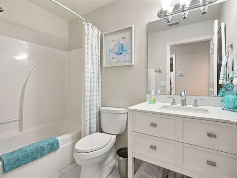 Bath - 8037 SW 81st Loop, Ocala, FL 34476 photo 3 of 4