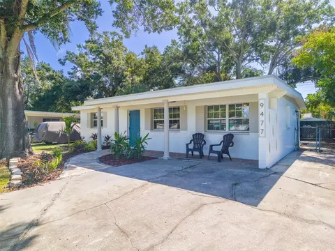 9477 Park Lake Dr N, Pinellas Park, FL 33782