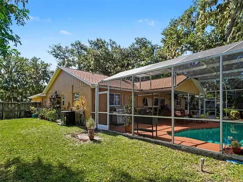 Exterior - 8010 55th St E, Palmetto, FL 34221 photo 6 of 7