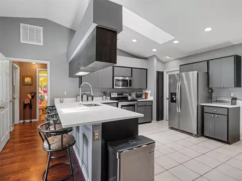 Kitchen - 8010 55th St E, Palmetto, FL 34221 photo 2 of 2