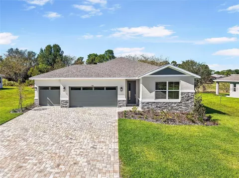 9211 Players Dr, Weeki Wachee, FL 34613