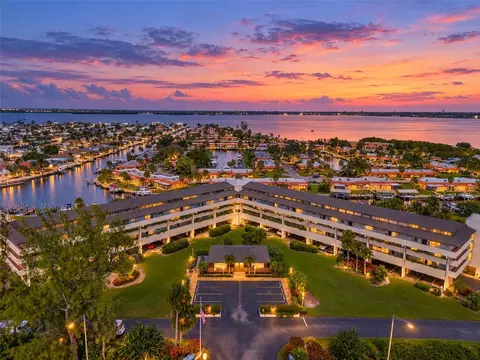 9604 Cortez Rd W #236, Bradenton, FL 34210
