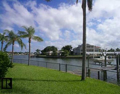 301 Buttonwood Ln, Largo, FL 33770 photo 1