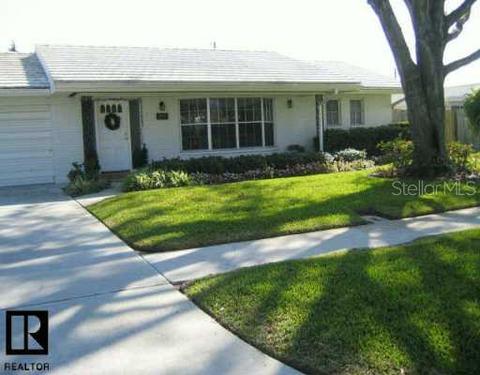 9925 Commodore Dr, Seminole, FL 33776 photo 1