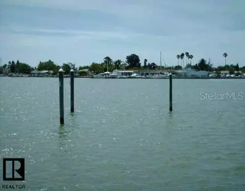 809 Bay Point Dr, Madeira Beach, FL 33708 photo 1