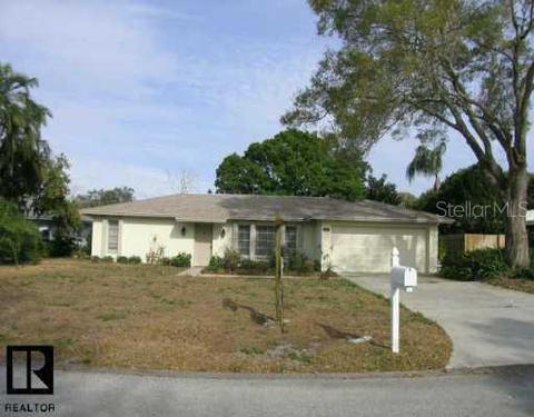 649 Eastview Rd, Largo, FL 33770 photo 1