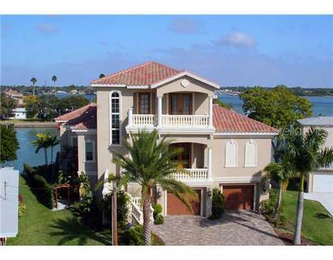 16005 4th St E, Redington Beach, FL 33708 photo 1