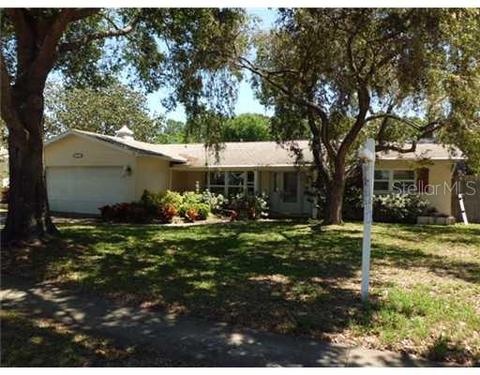 8983 Lakewood Dr, Seminole, FL 33772 photo 1
