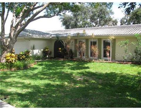 1024 Mccarty St, Dunedin, FL 34698 photo 1