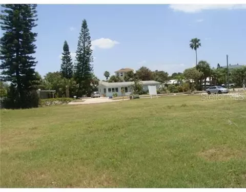 317 140th Ave E, Madeira Beach, FL 33708 photo 1