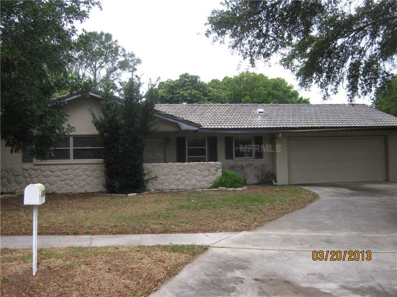 1240 Oakbrook Dr, Largo, FL 33770 photo 1