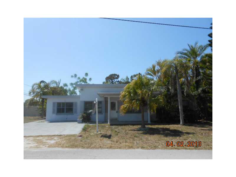 14602 Pinecrest Dr, Largo, FL 33774 photo 1