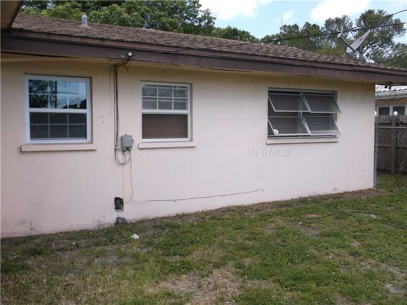 413 Deville Dr E, Largo, FL 33771 photo 1