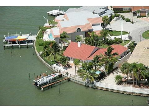 16122 6th St E, Redington Beach, FL 33708 photo 1