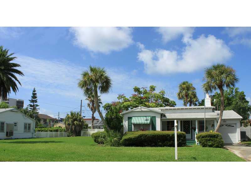 15576 1st St E, Redington Beach, FL 33708 photo 1