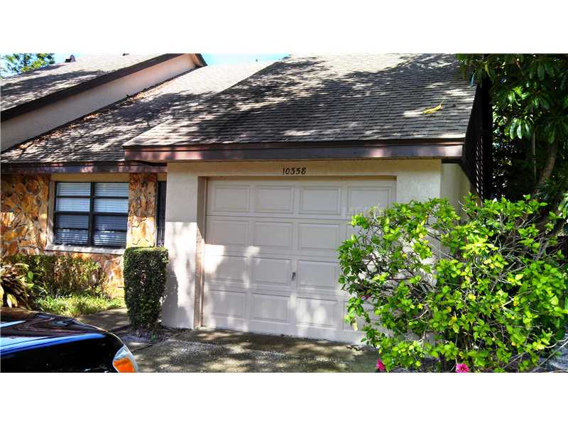 10358 97th St, Largo, FL 33773 photo 1
