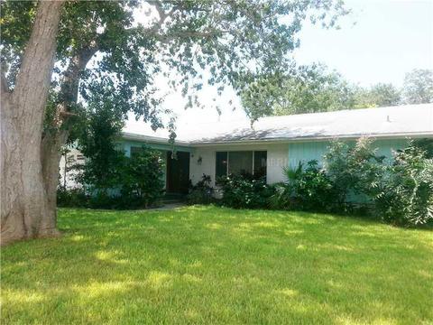10820 Hammock Dr, Largo, FL 33774 photo 1
