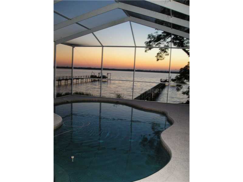 326 Shore Dr E, Oldsmar, FL 34677 photo 1