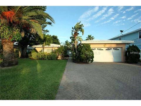 571 Crystal Dr, Madeira Beach, FL 33708 photo 1