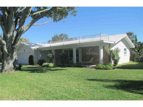 1765 Harbor Cir E, Largo, FL 33770 photo 1