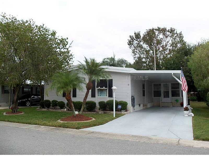 33 Pelican Dr E, Oldsmar, FL 34677 photo 1