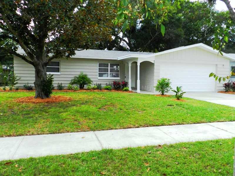 1069 6th Ave NE, Largo, FL 33770 photo 1