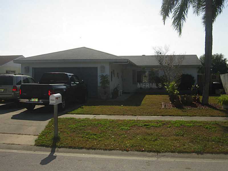 7864 Shadow Run Dr, Largo, FL 33773 photo 1