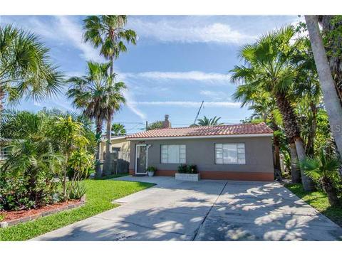 14244 Palm St, Madeira Beach, FL 33708 photo 1