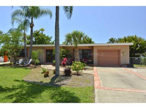 16306 2nd St E, Redington Beach, FL 33708 photo 1