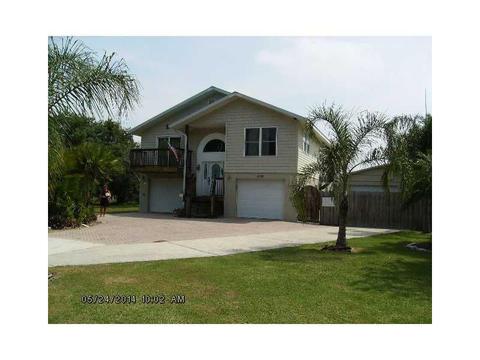3136 Phoenix Ave, Oldsmar, FL 34677 photo 1