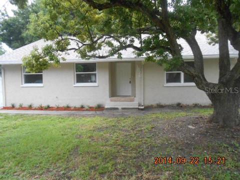 1876 Pine St, Largo, FL 33774 photo 1