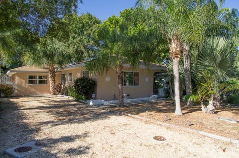 15736 1st St E, Redington Beach, FL 33708 photo 1