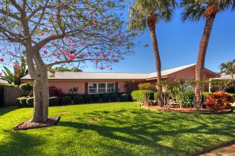 13638 Pinecrest Dr, Largo, FL 33774 photo 1