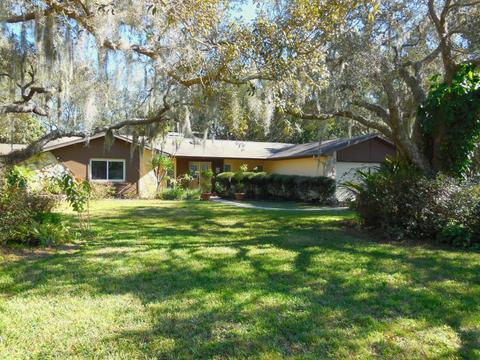 18812 Maple Leaf Dr, Hudson, FL 34667 photo 1