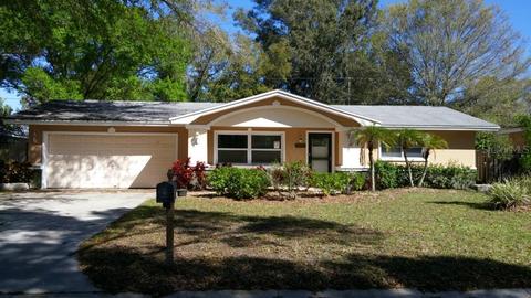 695 Pinewood Dr, Dunedin, FL 34698 photo 1
