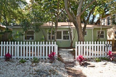 317 Pershing St, Dunedin, FL 34698 photo 1
