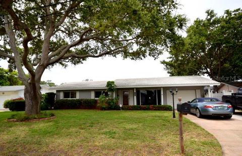 1744 Harbor Cir E, Largo, FL 33770 photo 1