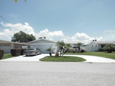 547 Lillian Dr, Madeira Beach, FL 33708 photo 1