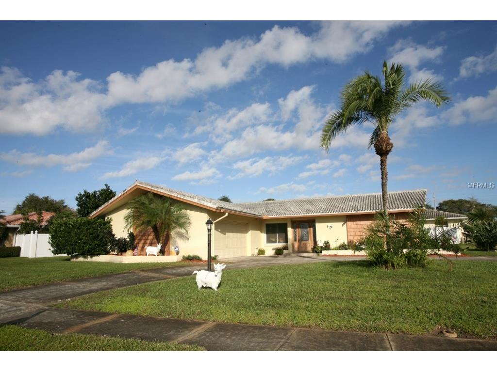 11101 Hammock Dr, Largo, FL 33774 photo 1