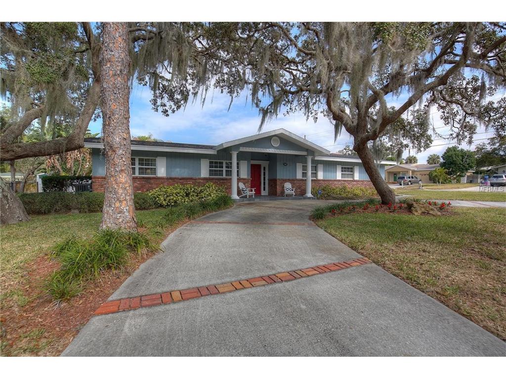 800 Allamanda Dr, Largo, FL 33770 photo 1