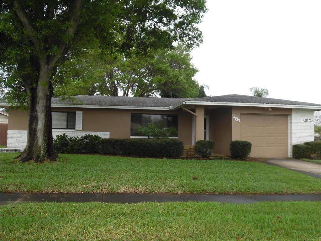 594 E Lake Dr, Largo, FL 33771 photo 1