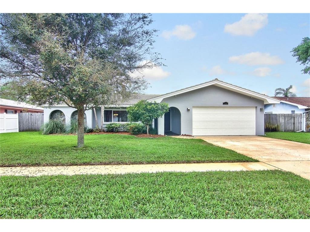 13656 Pinecrest Dr, Largo, FL 33774 photo 1