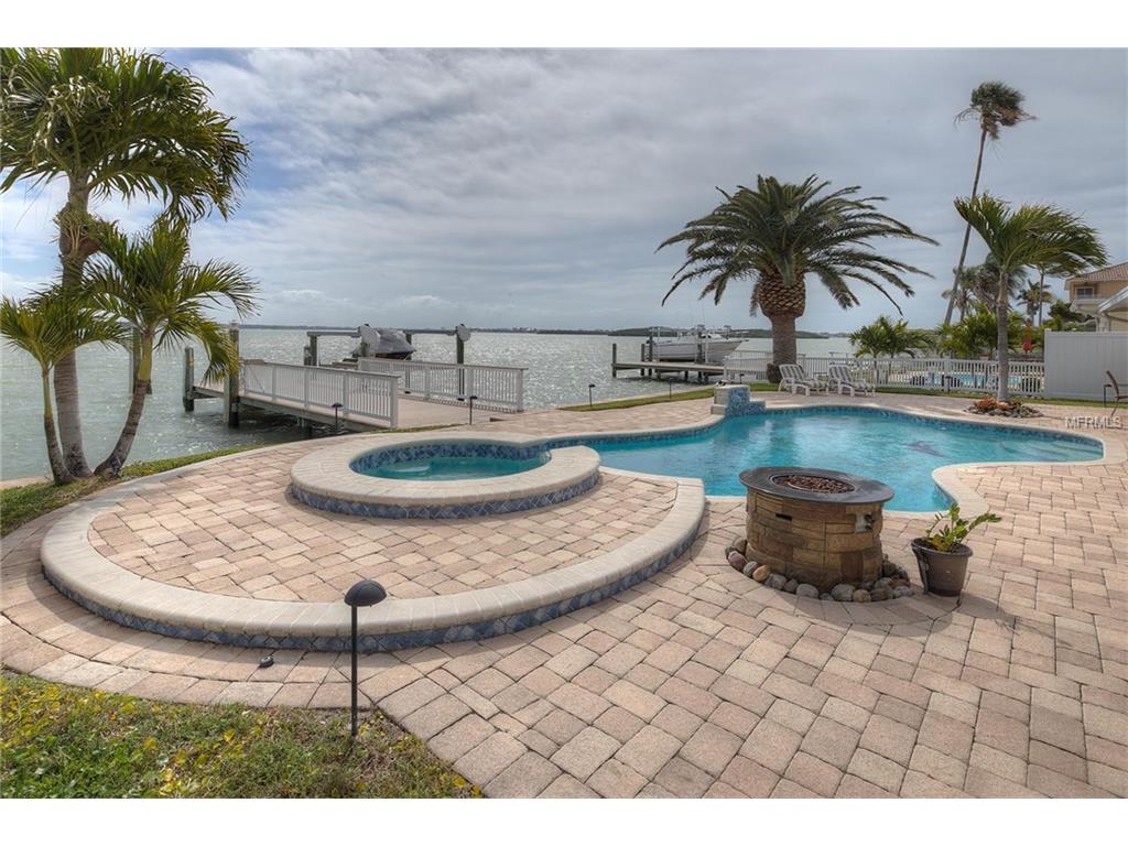 567 Johns Pass Ave, Saint Petersburg, FL 33708 photo 1