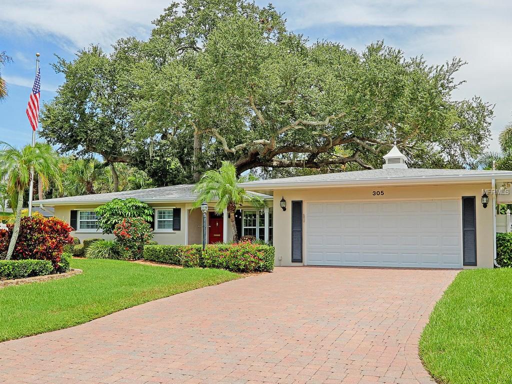 305 Cedar Ln, Largo, FL 33770 photo 1