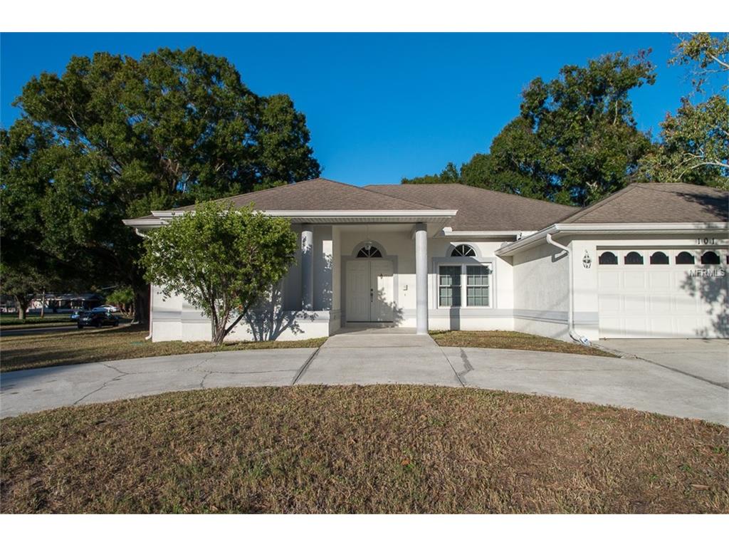 101 Shore Dr E, Oldsmar, FL 34677 photo 1