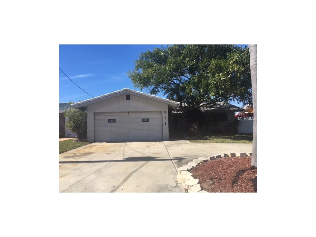 572 Lillian Dr, Madeira Beach, FL 33708 photo 1